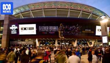 Record crowd for AFL Gather Round in South Australia as premier warns of 'lite' interstate version