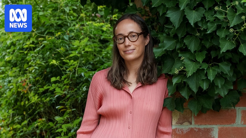 Lily Mora explores origins of Australian modernism in new show at Heide Museum of Modern Art