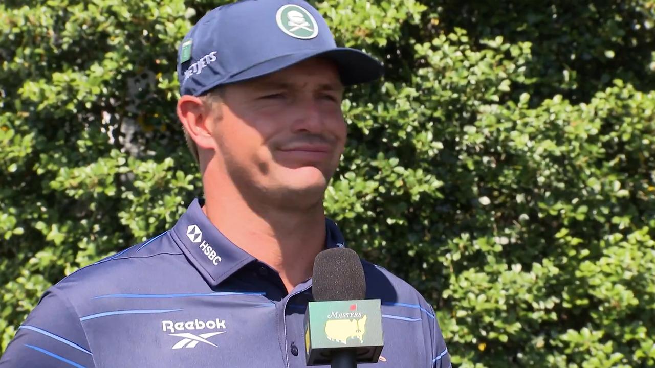 Bryson DeChambeau in tense exchange with reporter over 3D-printed club, three shots in bunker, video, highlights