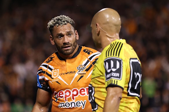 Api Koroisau talks with referee Ash Klein on Thursday night.