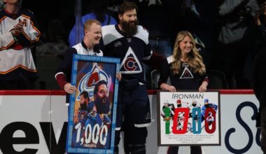 Burns honored for 1,000th consecutive NHL game