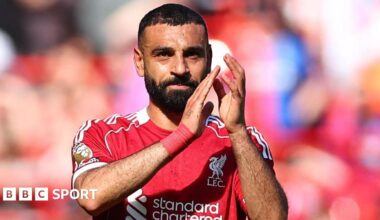 Mohamed Salah applauds Liverpool fans