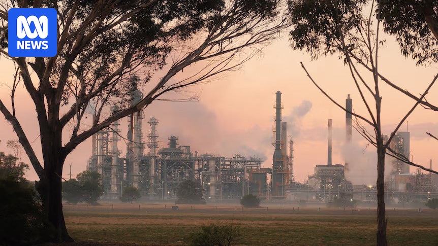 Geelong oil refinery fire live updates: Equipment failure to blame for refinery fire, firefighters say