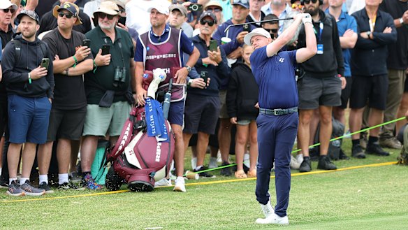 Chance: Australia’s Cameron Smith.