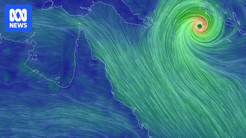 Cyclone Maila heading for Far North Queensland, tourists urged not to cancel travel plans