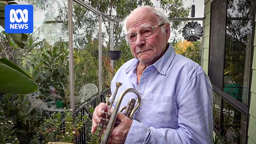 100-year-old bugler prepares for Anzac Day ceremonies in regional Victoria town