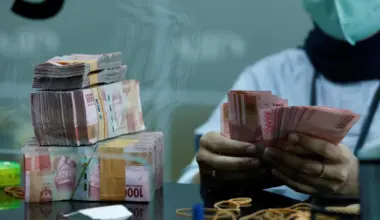 Rupiah hits record low vs Singdollar