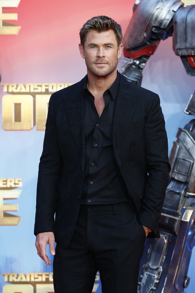 Chris Hemsworth.