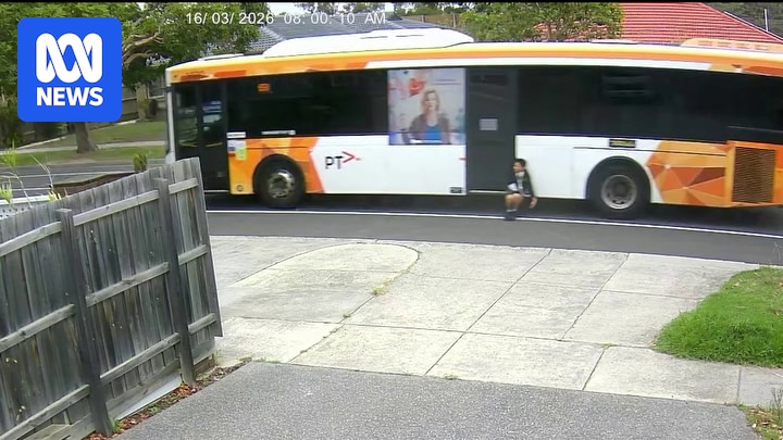Government investigating after schoolboy dragged down suburban Melbourne street by bus