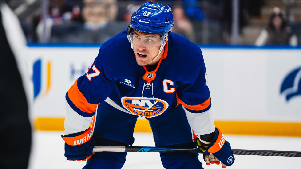 Baggie Day Buzz: Islanders open to re-signing Lee