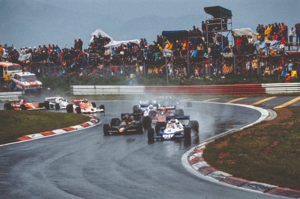 Eventual runner-up 
Depailler leads Peterson’s Lotus in a soggy Austrian Grand Prix