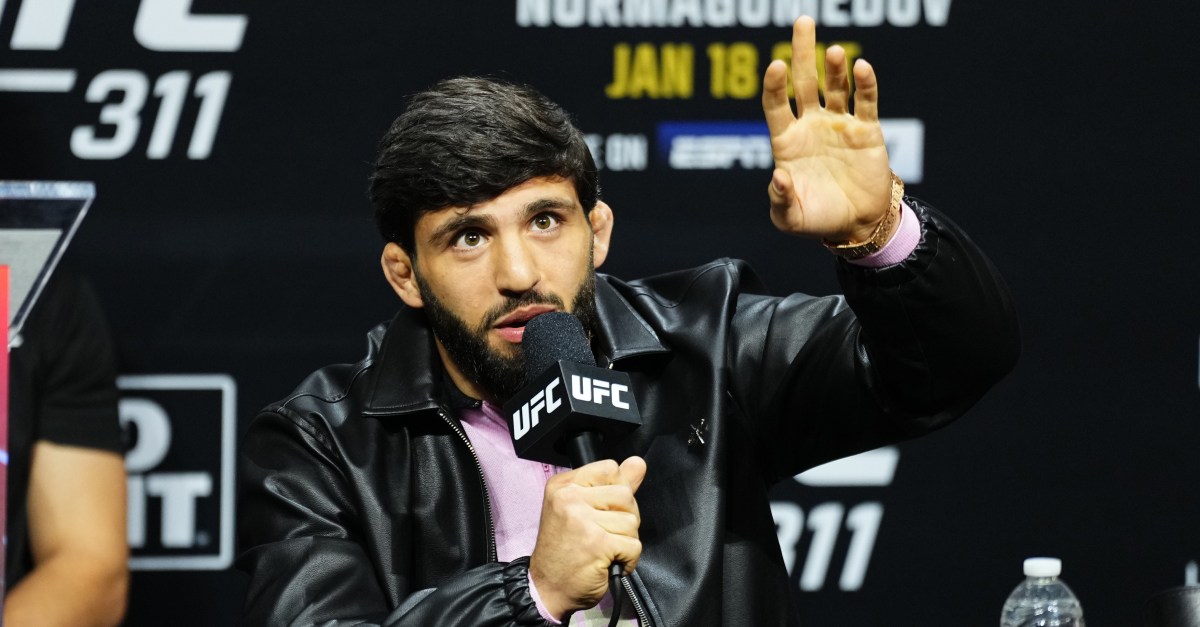 Arman Tsarukyan: Dispute with ‘rude’ airline attendant led to removal from plane