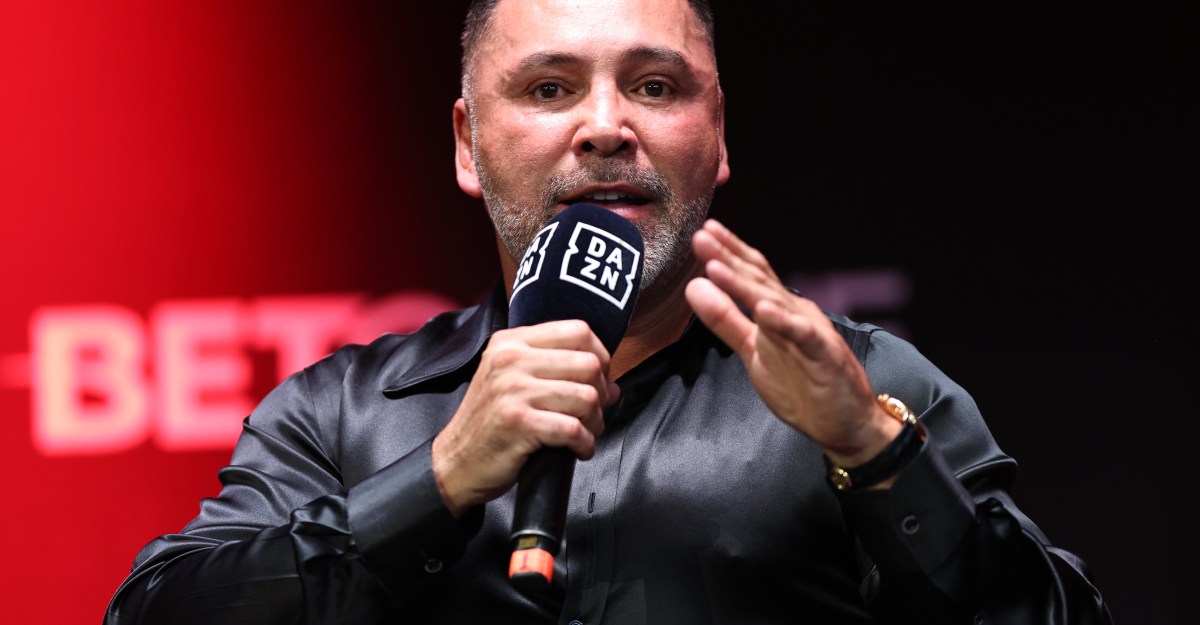 Oscar De La Hoya warns boxers about signing with Zuffa