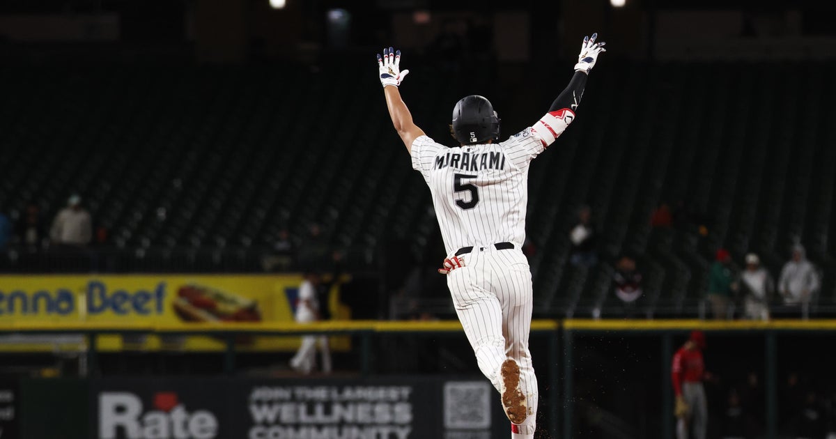 Murakami homers again as White Sox top Angels for a rain-delayed win