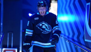 Schmidt sharing playoff knowledge with young Mammoth entering 1st round