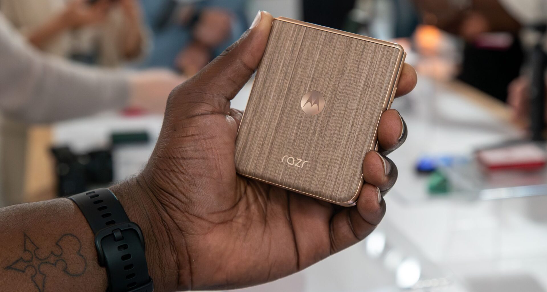 Wood you buy it? Moto Razr Ultra 2026 has a pair of alternative finishes in this leak