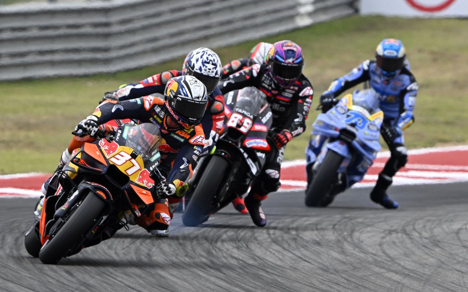 Pedro Acosta leads the pack, 2026 US MotoGP Sprint.