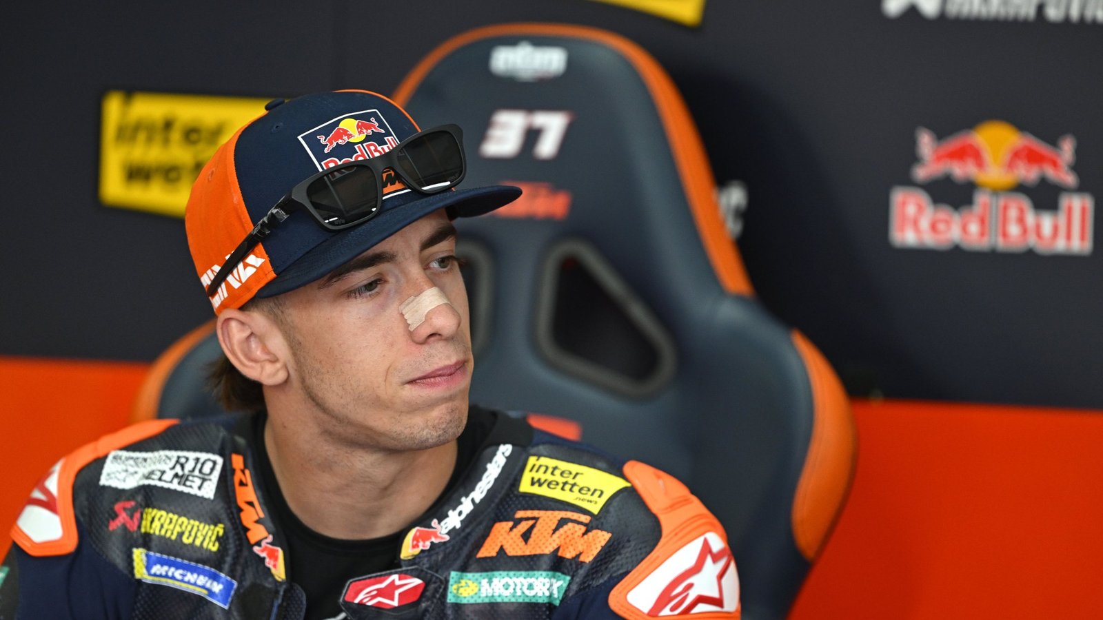 Pedro Acosta, 2026 MotoGP Spanish Grand Prix, pit box. Credit: Gold and Goose.