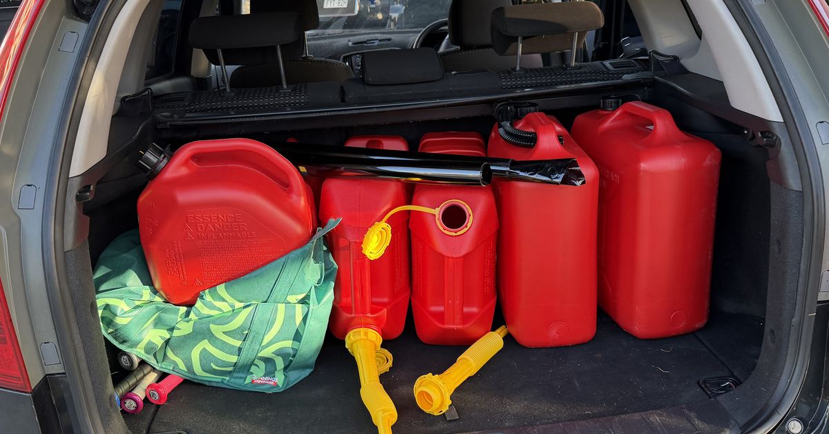 Two men arrested after police stop alleged 'kill car' in Whalan