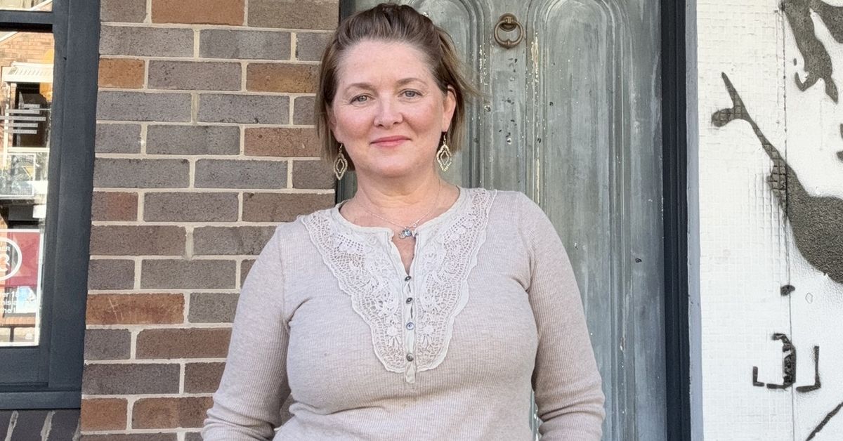 Former Hey Dad..! star Sarah Monahan's new life as a Sydney bar owner