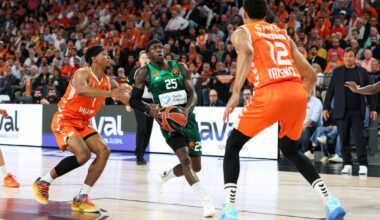 Kendrick Nunn reacts to game-winning free throw, Badio's block