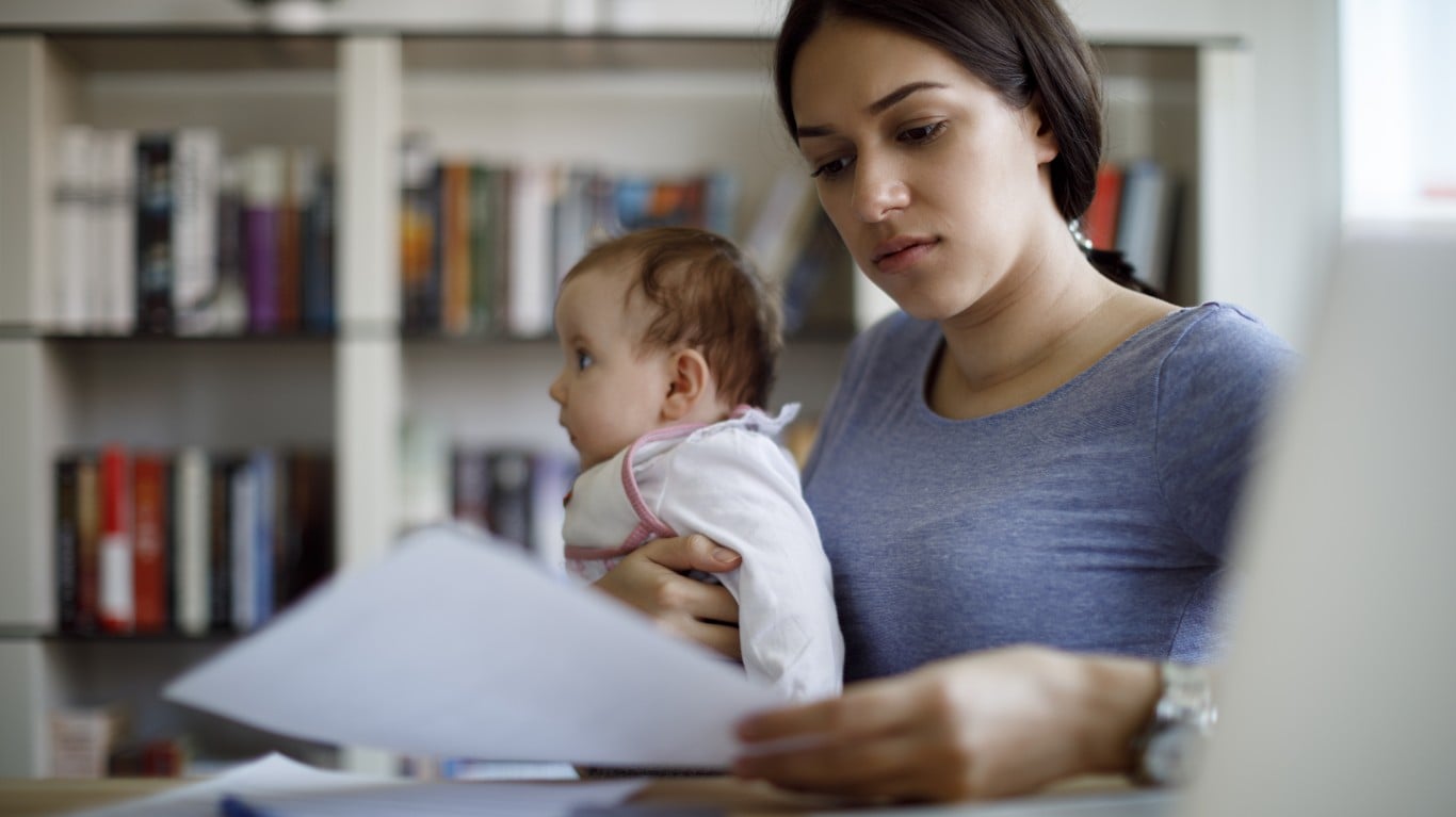 Dave Ramsey Tells Unmarried Mom With $25,000 She’s One Breakup Away From Being Homeless