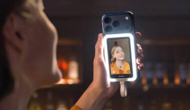 Insta360 answers content creators with selfie screen – Pickr