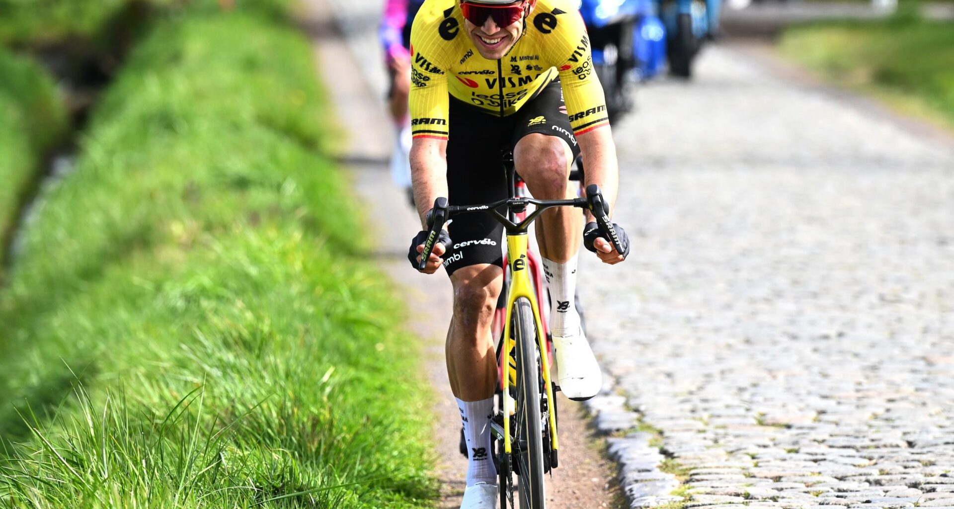 Two races, two big attacks, no win – What do Wout van Aert's double close defeats mean for the Tour of Flanders?