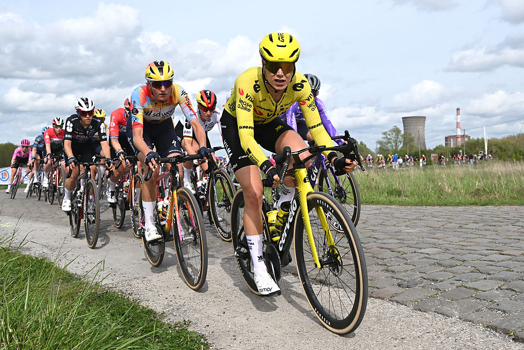 ROUBAIX, FRANCE - APRIL 12: (L-R) Julia Kopecky of Czech Republic and Team SD Worx - Protime and Daniek Hengeveld of Netherlands and Team Visma | Lease a Bike compete during the 6th Paris-Roubaix Femmes Hauts-de-France 2026 - Women's Elite a 143.1km one day race from Denain to Roubaix / #UCIWWT / on April 12, 2026 in Roubaix, France. (Photo by Luc Claessen/Getty Images)