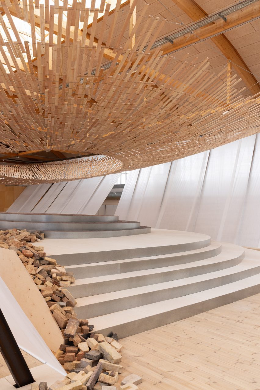 Wooden ceiling by Kengo Kuma