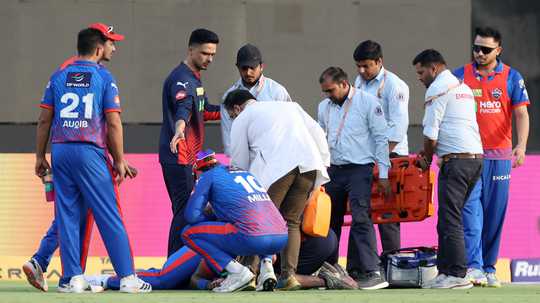 lungi-ngidi-suffered-a-nasty-injury-to-his-head-in-the-third-over-of-pbks-chase