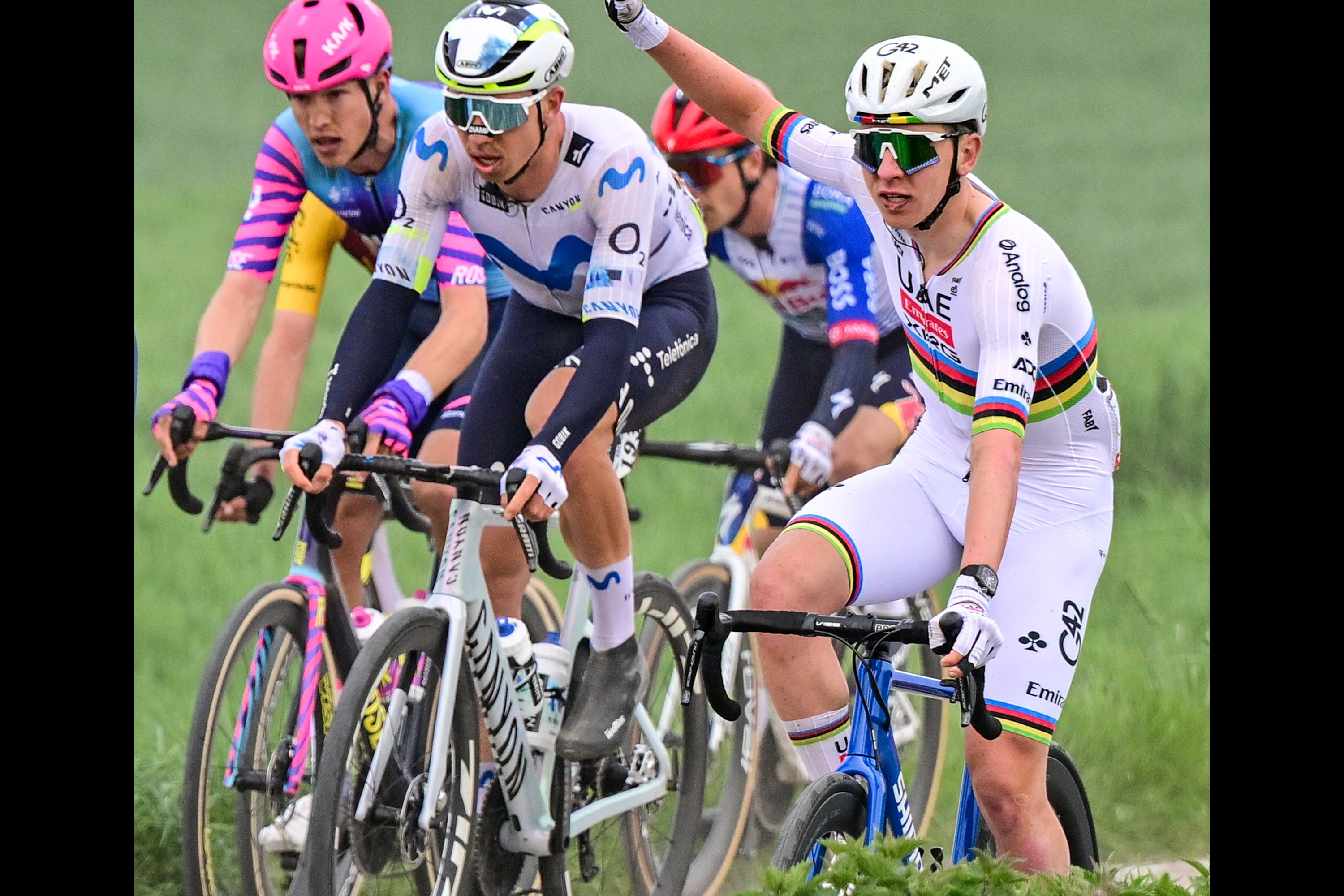 Tadej Pogacar forced onto spare shimano bike