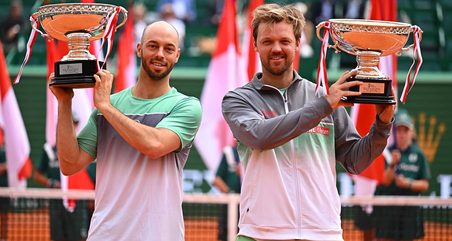 Tim Puetz/Kevin Krawietz lift the trophy in Monte-Carlo.