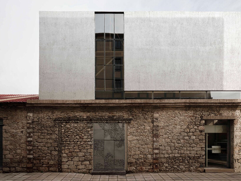 MPNYC transforms 19th-century warehouse into flexible cultural venue in piraeus - 1