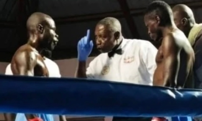 Boxer dies after professional debut as fight not stopped