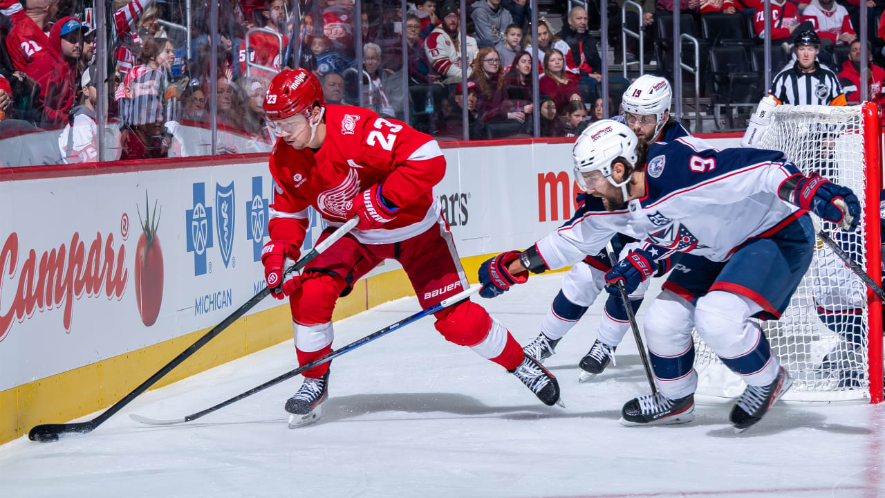 Blue Jackets, Red Wings meet Tuesday with playoff hopes on line
