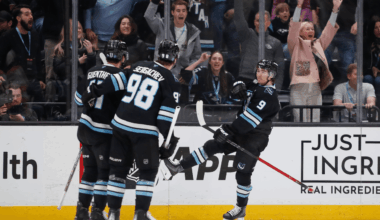 Mammoth defeat Predators, clinch 1st playoff berth in 2nd season