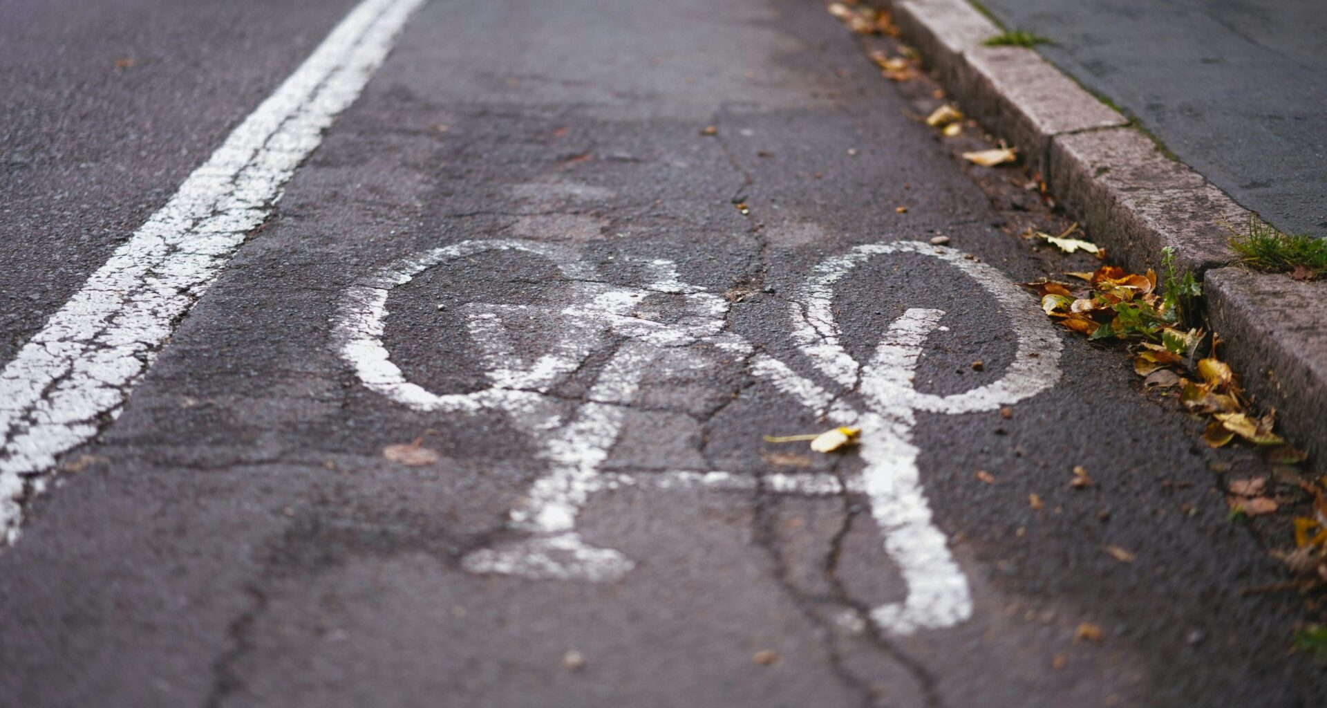 Cycling groups raise concerns over Kingston Road cycleway delays and illegal parking – Kingston Courier