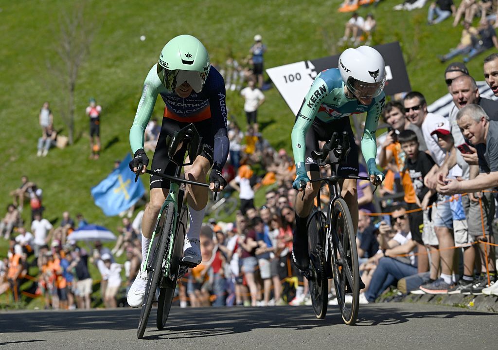 Itzulia Basque Country stage 1: Paul Seixas (l) blasts past two-minute man Unai Iribar to clock the best time