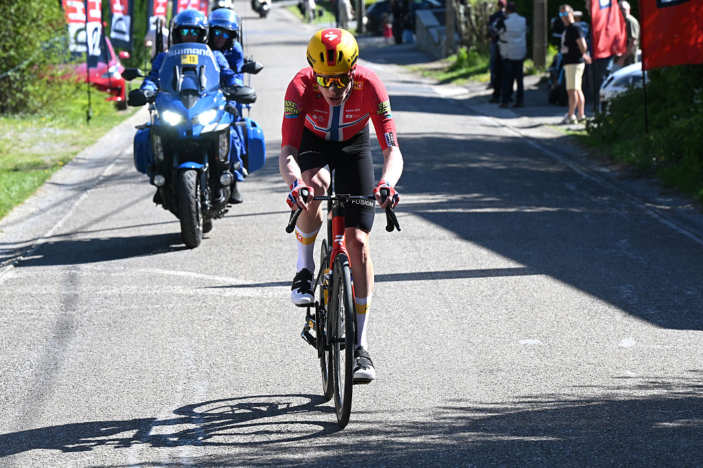 MUR DE HUY, BELGIUM - APRIL 22: Andreas Leknessund of Norway and Team Uno-X Mobility competes in the breakaway during the 90th La Fleche Wallonne 2026