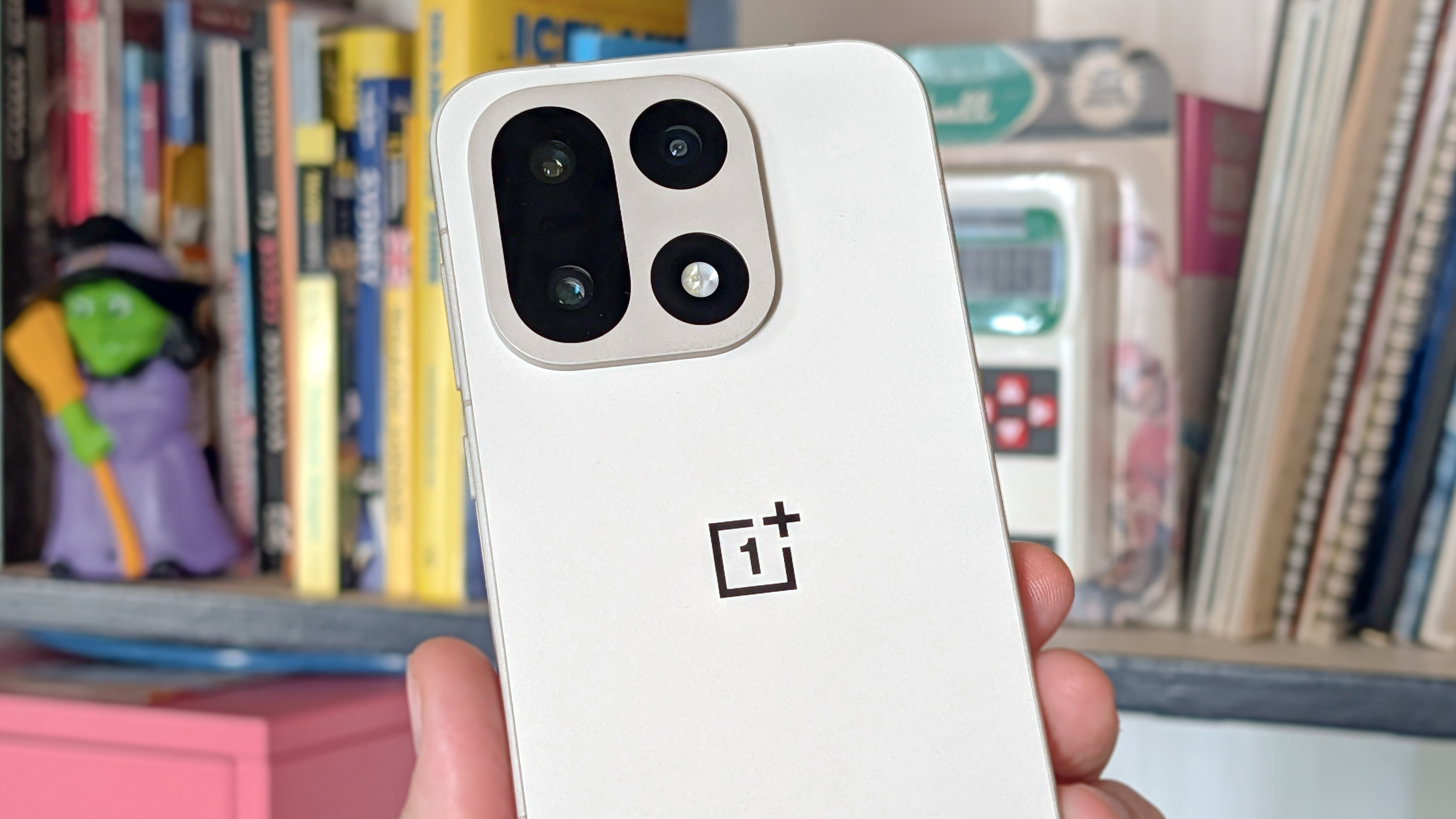 OnePlus 15 showing cameras.