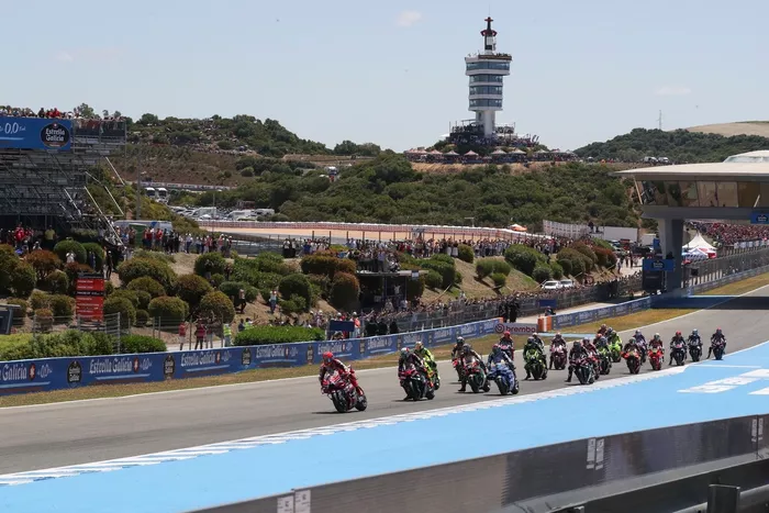 Race start.