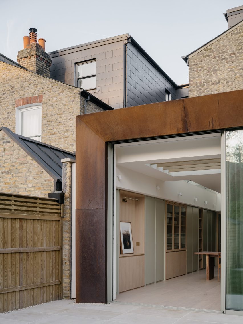 Weathered-steel extension