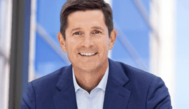 Schwab AI Push To Include Client-Facing AI Agents in June