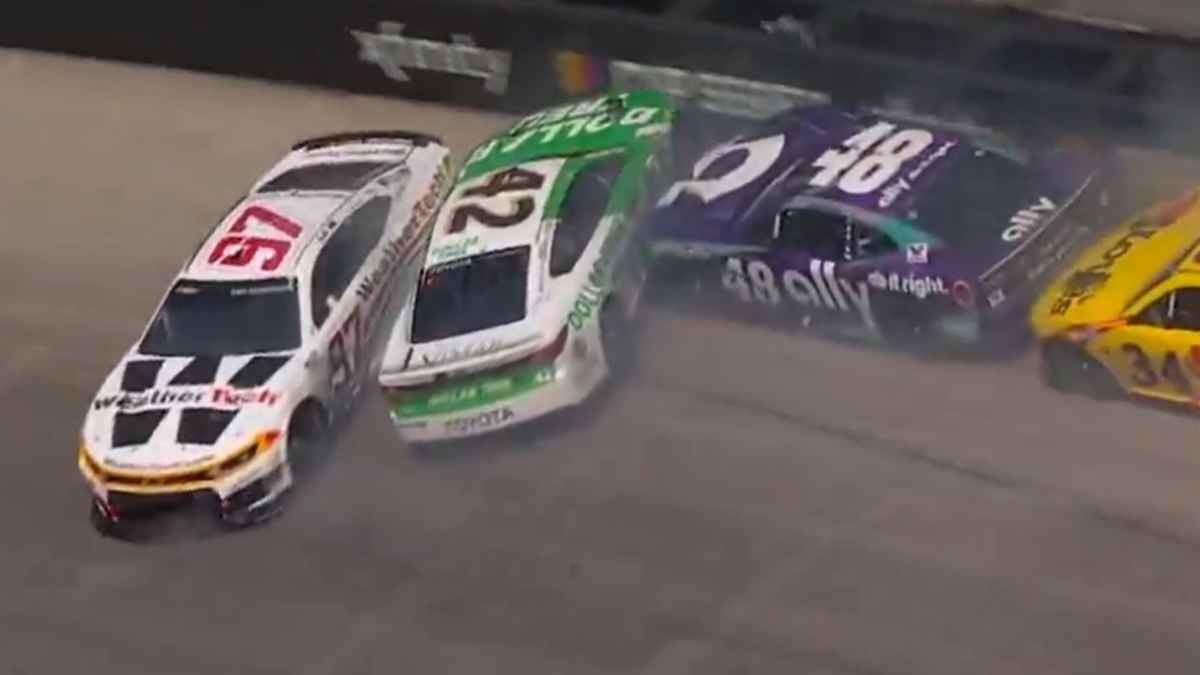 Shane van Gisbergen crashes out of Bristol NASCAR Cup Series race 2026