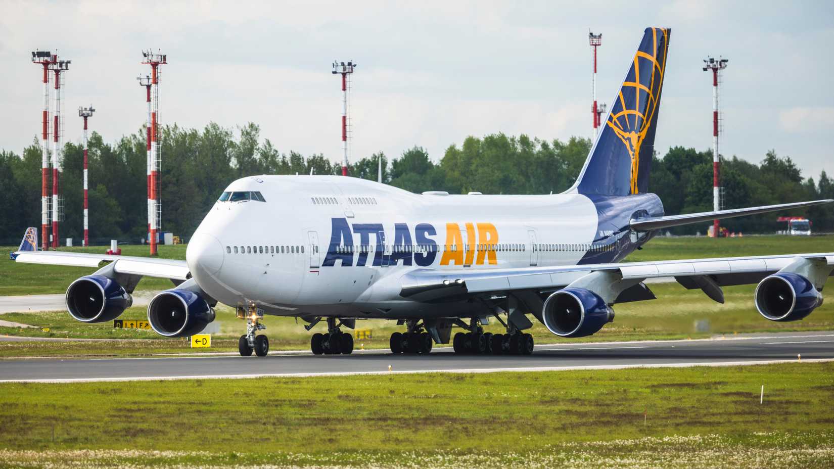 Atlas Air Boeing 747-400 Taxiing