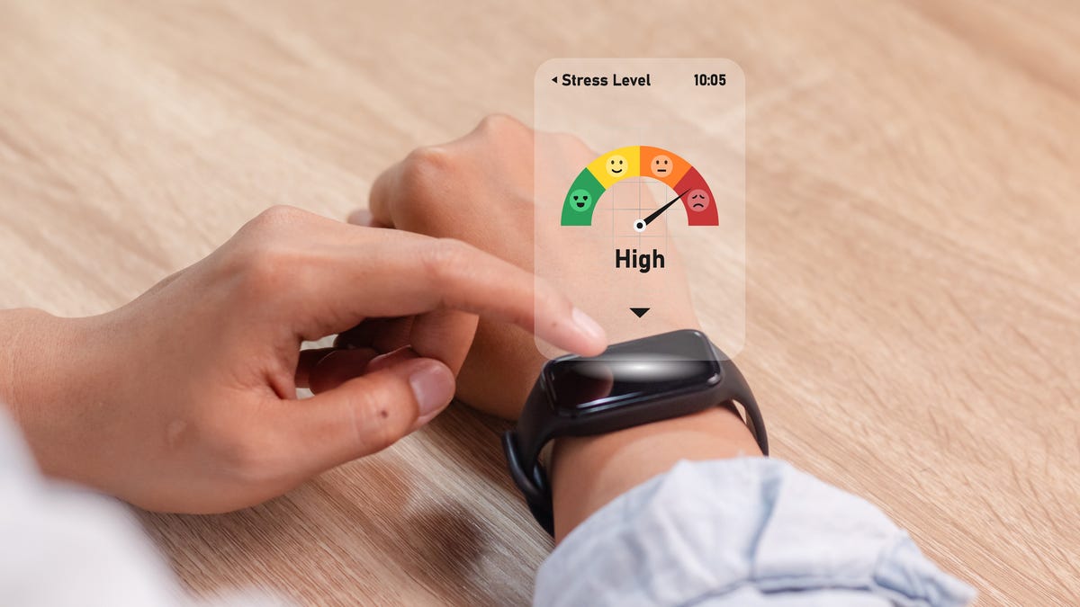 My Smartwatch Gives Me Health Anxiety. Experts Explain How to Make It Stop