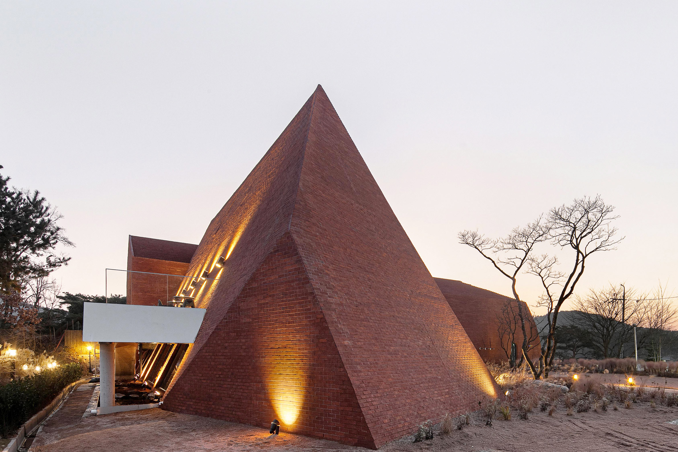 Exterior view of Abogoga cafe in South Korea