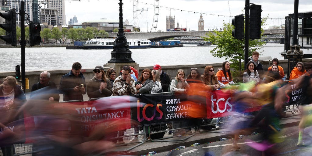 Download it now to track and support runners