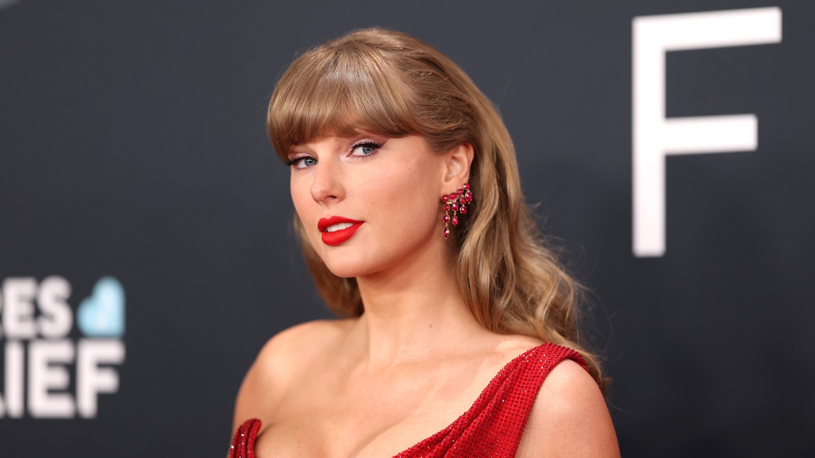 Taylor Swift’s "Life of a Showgirl" Merch Under Fire in Trademark War